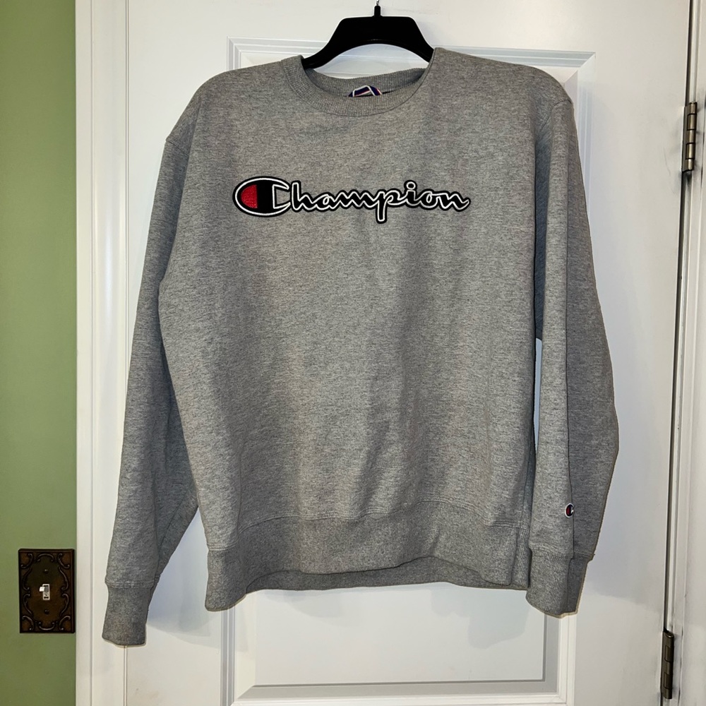 Large Women’s Champion Sweatshirt